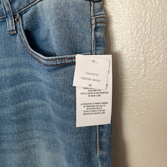 NWT Daily Thread Hi Rise Flare Bootcut Jean. 16 - Picture 4 of 8